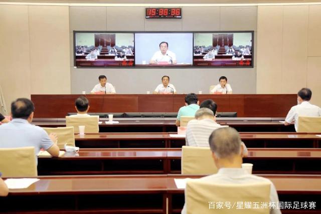 詹姆斯自嘲：快22岁的儿子竟成“前队友